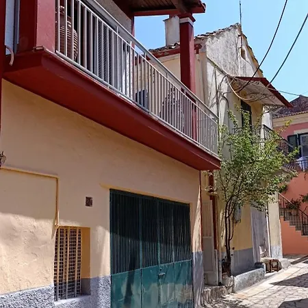 Lais Apartment In The Old Square Of Liapades Exterior photo
